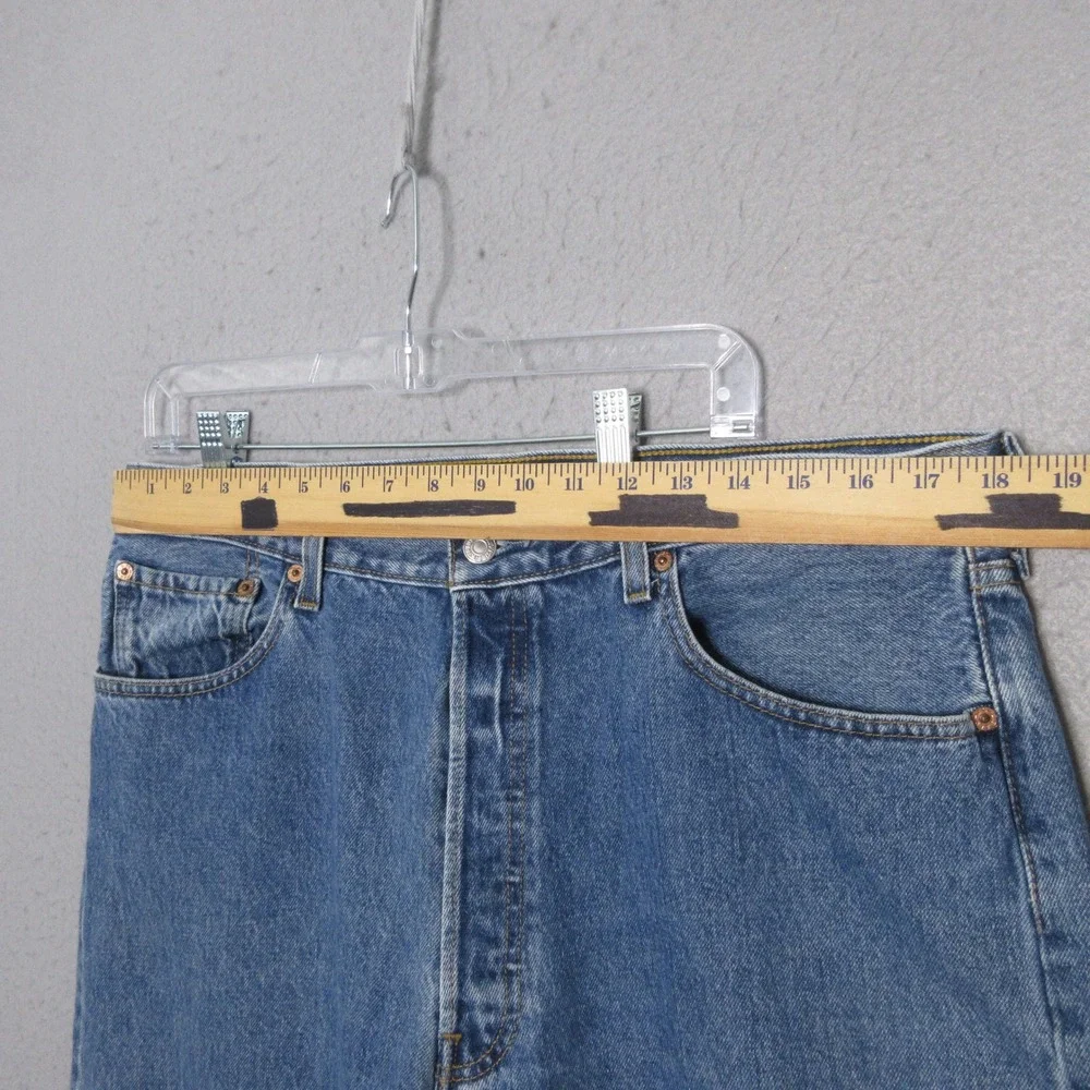 Vintage Levis 501 Men Jeans 38 Original Fit Button Fly Straight Leg Casual